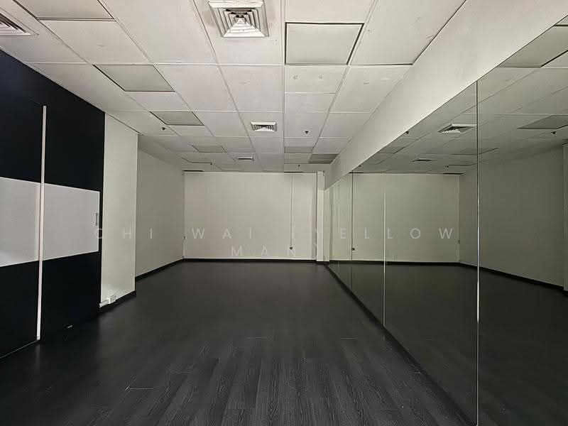 Parklane Shopping Mall, 35 Selegie Road, Beach Road / Bugis / Rochor, 441 sqft, Other Retail For Sale, by Chi Wai (Yellow Man), 500223910 - Interior - CommercialGuru.com.sg