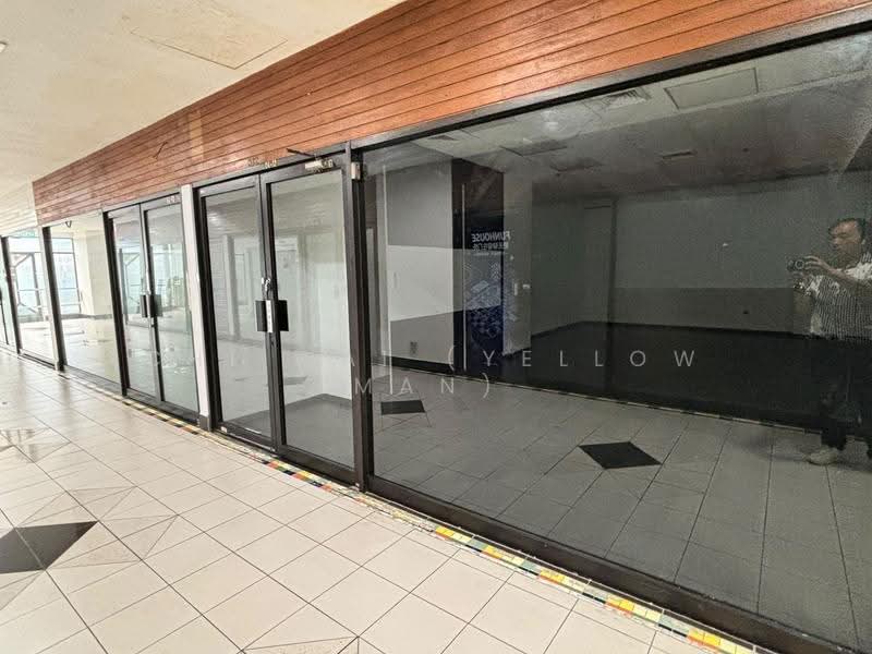 Parklane Shopping Mall, 35 Selegie Road, Beach Road / Bugis / Rochor, 441 sqft, Other Retail For Sale, by Chi Wai (Yellow Man), 500223910 - CommercialGuru.com.sg