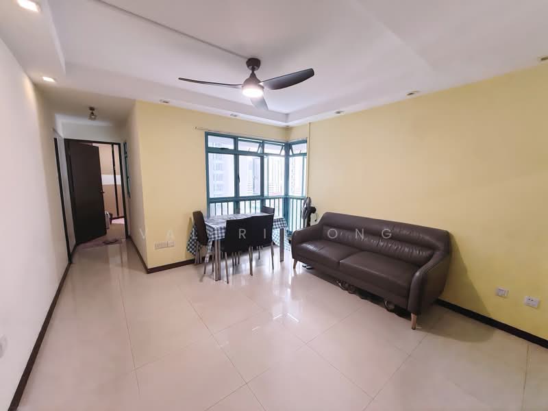 15 Farrer Park Road, 15 Farrer Park Road, 3 Bedrooms, 808 sqft, HDB Flat For Rent, by Valerie Ong, 500223921 - Living Room - PropertyGuru.com.sg