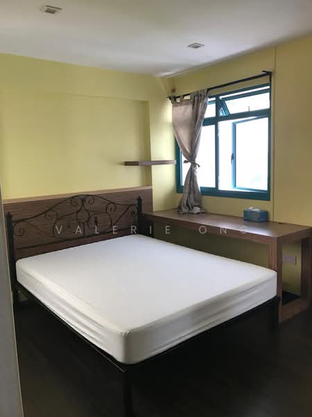 15 Farrer Park Road, 15 Farrer Park Road, 3 Bedrooms, 808 sqft, HDB Flat For Rent, by Valerie Ong, 500223921 - Master Bedroom - PropertyGuru.com.sg