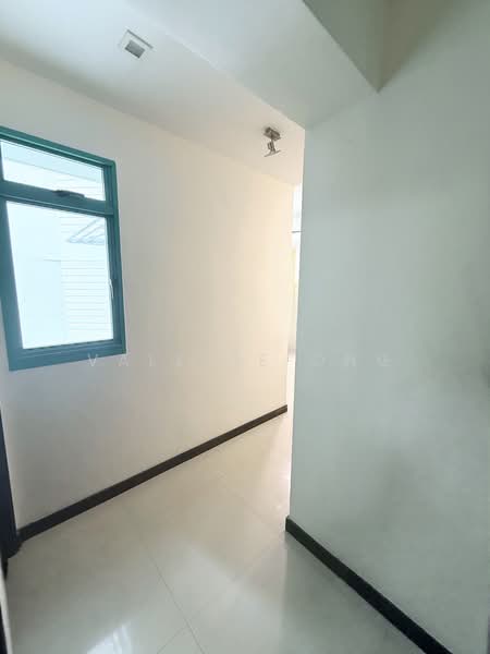 15 Farrer Park Road, 15 Farrer Park Road, 3 Bedrooms, 808 sqft, HDB Flat For Rent, by Valerie Ong, 500223921 - Walkway - PropertyGuru.com.sg