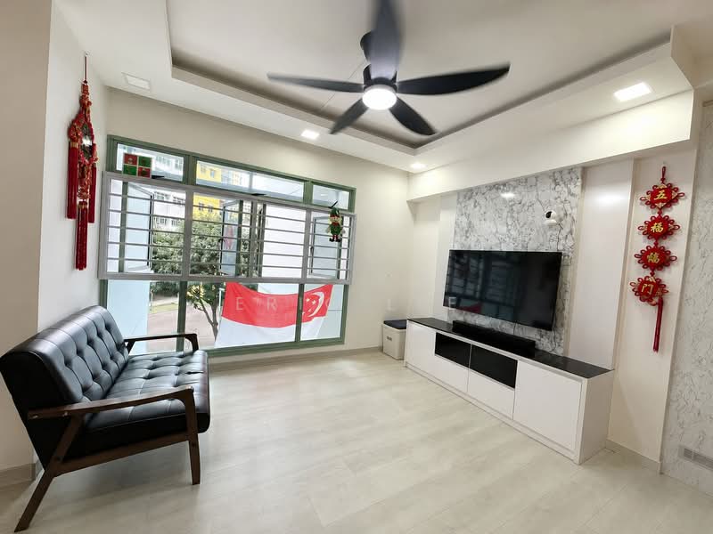 642B Punggol Drive, 642B Punggol Drive, 3 Bedrooms, 969 sqft, HDB Flat For Sale, by Eric Lee, 500223922 - Living Room - PropertyGuru.com.sg