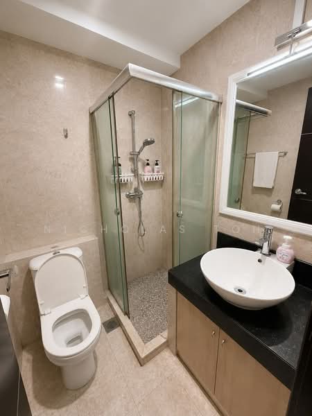 Niven Loft, 70 Niven Road, 3 Bedrooms, 1,033 sqft, Apartment For Rent, by Nicholas Toh, 500223932 - Bathroom - PropertyGuru.com.sg