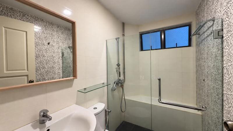 Bayshore Park, 50 Bayshore Road, Bedok / Upper East Coast, 2 Bedrooms, 936 sqft, Condominium For Sale, by Alyssa Ng, 500223947 - Master Bath - PropertyGuru.com.sg