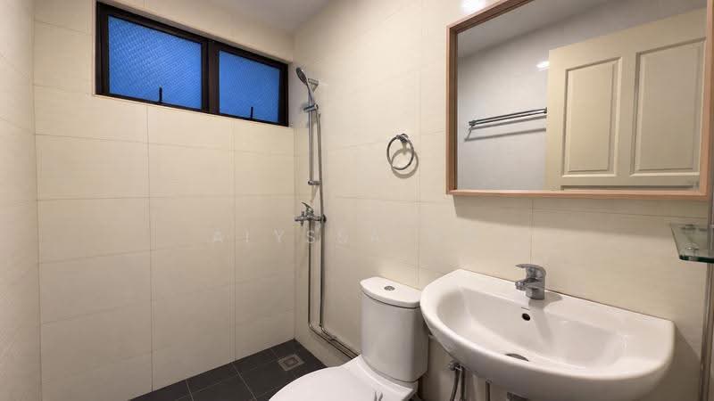 Bayshore Park, 50 Bayshore Road, Bedok / Upper East Coast, 2 Bedrooms, 936 sqft, Condominium For Sale, by Alyssa Ng, 500223947 - Bath 2 - PropertyGuru.com.sg