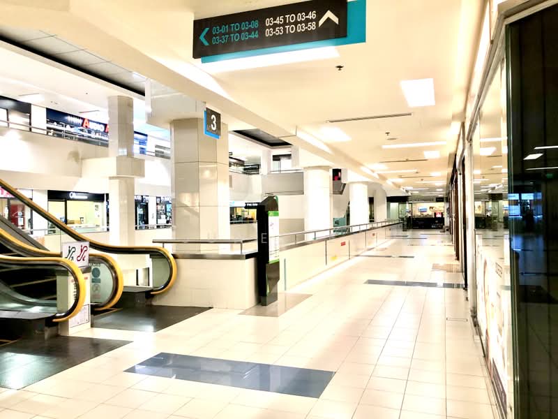 The Adelphi, 1 Coleman Street, City Hall / Clarke Quay, 807 sqft, Other Retail For Rent, by June Lee, 500223954 - Corridor - CommercialGuru.com.sg