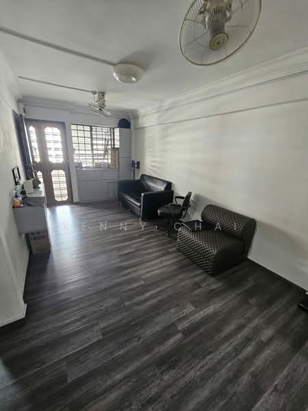 20 Hougang Avenue 3, 20 Hougang Avenue 3, 3 Bedrooms, 786 sqft, HDB Flat For Sale, by Kenny Chai, 500223964 - Living Room - PropertyGuru.com.sg