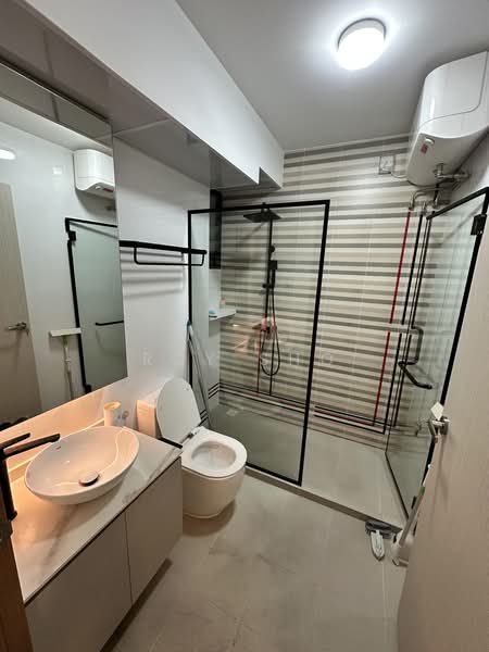 420B Northshore Drive, 420B Northshore Drive, 3 Bedrooms, 1,238 sqft, HDB Flat For Sale, by Roy Sho, 500223985 - Bathroom - PropertyGuru.com.sg
