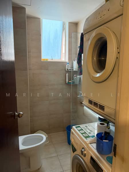 Kembangan Plaza, 18 Jalan Masjid, 1 Bedroom, 764 sqft, Apartment For Sale, by Marie Tan Mei Li, 500223987 - Bathroom - PropertyGuru.com.sg