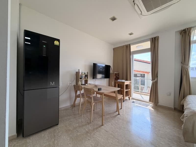 Glasgow Residences, 23 Glasgow Road, 1 Bedroom, 420 sqft, Condominium For Sale, by Michelle W., 500223992 - Living Room - PropertyGuru.com.sg