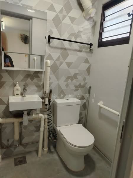 44 Chai Chee Street, 44 Chai Chee Street, 3 Bedrooms, 883 sqft, HDB Flat For Sale, by Noorbani Sikandar, 500224001 - Master Bathroom - PropertyGuru.com.sg