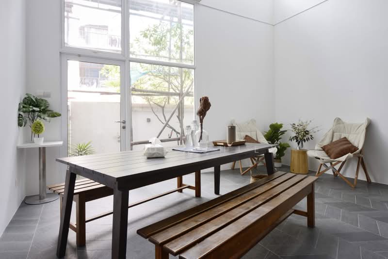 Helsinki Loft in Gallery House, 15 Lorong 24A Geylang, Studio, 800 sqft, Shophouse For Rent, by Riko Ashley, 500224005 - Dining Room - PropertyGuru.com.sg