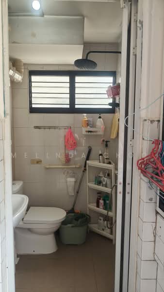 481 Jurong West Street 41, 481 Jurong West Street 41, Boon Lay / Jurong / Tuas, 2 Bedrooms, 883 sqft, HDB Flat For Sale, by Melinda Choo, 500224007 - Bathroom - PropertyGuru.com.sg