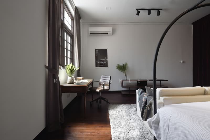 Neptune Studio in Palladium House, 10 Saunders Road, Studio, 403 sqft, Terraced House For Rent, by Riko Ashley, 500224009 - Study - PropertyGuru.com.sg