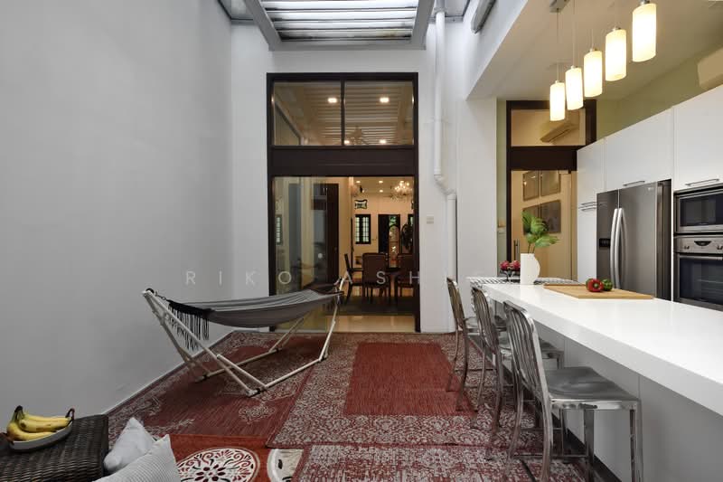 Neptune Studio in Palladium House, 10 Saunders Road, Studio, 403 sqft, Terraced House For Rent, by Riko Ashley, 500224009 - Kitchen - PropertyGuru.com.sg