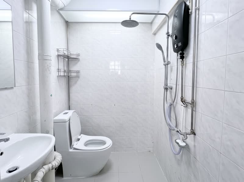 2 Jalan Batu, 2 Jalan Batu, Room Rental, 100 sqft, HDB Flat For Rent, by Winfred Quek, 500224010 - Bathroom - PropertyGuru.com.sg
