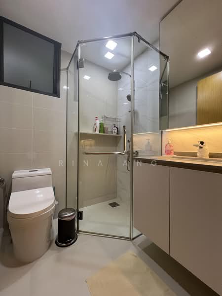 La Fiesta, 64 Sengkang Square, 3 Bedrooms, 1,765 sqft, Condominium For Sale, by Rina Ang, 500224011 - Bathroom - PropertyGuru.com.sg