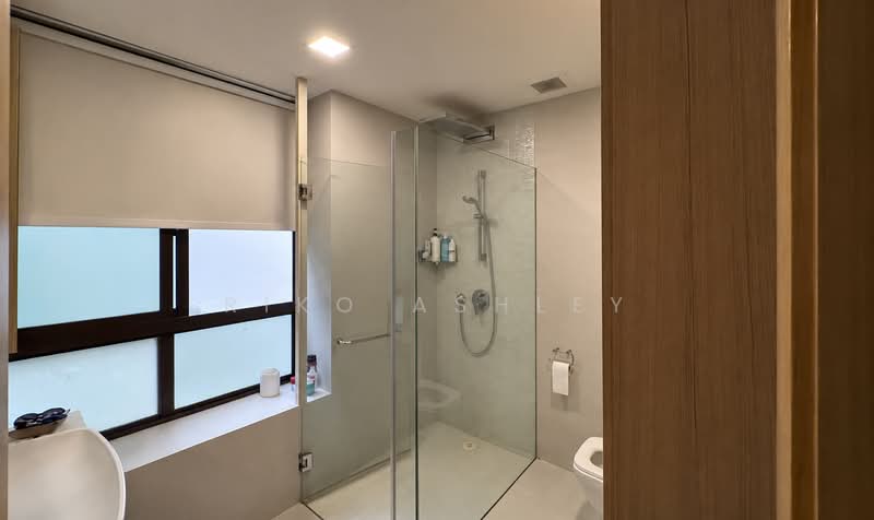 Varsity Park Condominium, 26 West Coast Road, Room Rental, 150 sqft, Condominium For Rent, by Riko Ashley, 500224015 - Bathroom - PropertyGuru.com.sg