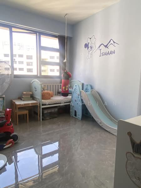 464A Bukit Batok West Avenue 8, 464A Bukit Batok West Avenue 8, 3 Bedrooms, 1,216 sqft, HDB Flat For Sale, by Alex Pandian, 500224019 - 2nd Bedroom - PropertyGuru.com.sg