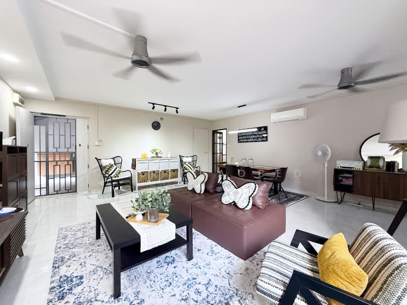122A Sengkang East Way, 122A Sengkang East Way, 3 Bedrooms, 1,184 sqft, HDB Flat For Sale, by Nazri Baobed, 500224021 - Living Room - PropertyGuru.com.sg