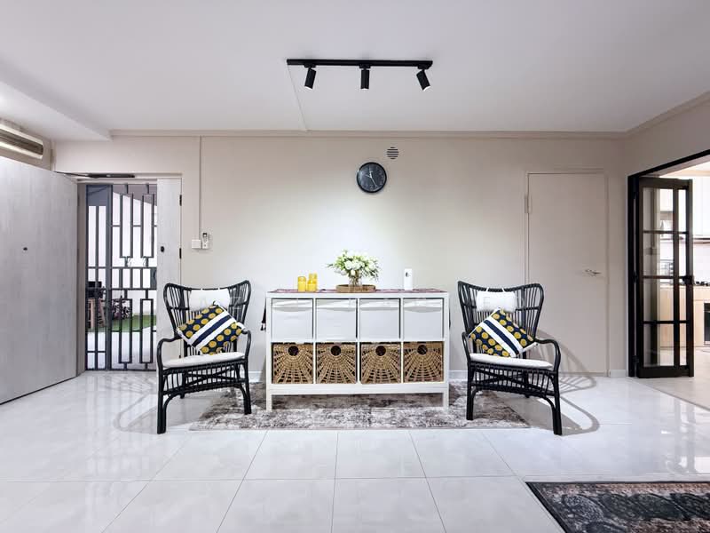 122A Sengkang East Way, 122A Sengkang East Way, 3 Bedrooms, 1,184 sqft, HDB Flat For Sale, by Nazri Baobed, 500224021 - Living Room - PropertyGuru.com.sg