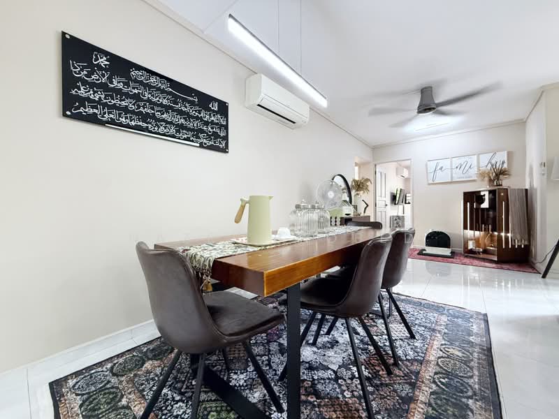 122A Sengkang East Way, 122A Sengkang East Way, 3 Bedrooms, 1,184 sqft, HDB Flat For Sale, by Nazri Baobed, 500224021 - Dining Room - PropertyGuru.com.sg