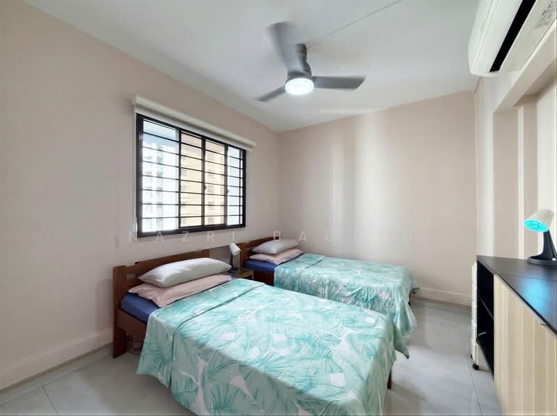 122A Sengkang East Way, 122A Sengkang East Way, 3 Bedrooms, 1,184 sqft, HDB Flat For Sale, by Nazri Baobed, 500224021 - Bedroom - PropertyGuru.com.sg