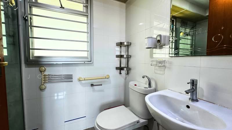 365B Sembawang Crescent, 365B Sembawang Crescent, 3 Bedrooms, 1,001 sqft, HDB Flat For Rent, by Jocelyn Chua 蔡颸嬣, 500224022 - Bathroom - PropertyGuru.com.sg