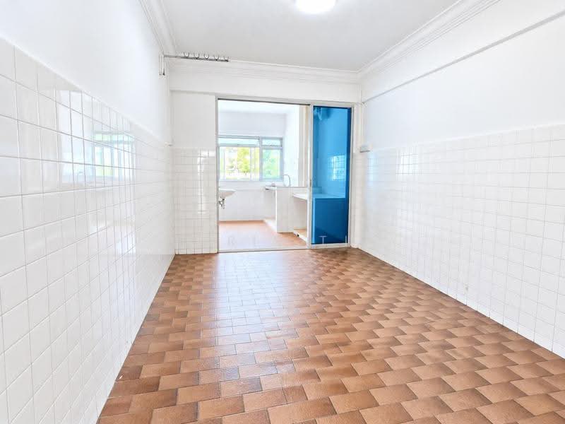 112 Tampines Street 11, 112 Tampines Street 11, Pasir Ris / Tampines, 3 Bedrooms, 1,119 sqft, HDB Flat For Sale, by Chris Tia, 500224028 - Actual Kitchen Pic - PropertyGuru.com.sg
