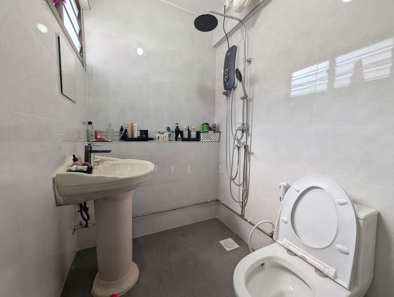 167 Bishan Street 13, 167 Bishan Street 13, Ang Mo Kio / Bishan / Thomson, 3 Bedrooms, 904 sqft, HDB Flat For Sale, by Sheryl Seow, 500224038 - Master Bathroom - PropertyGuru.com.sg