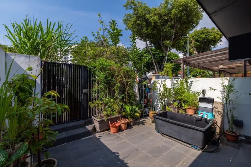 61 Jalan Tenteram, 61 Jalan Tenteram, 3 Bedrooms, 1,010 sqft, HDB Flat For Sale, by John Lim, 500224041 - Exterior - PropertyGuru.com.sg