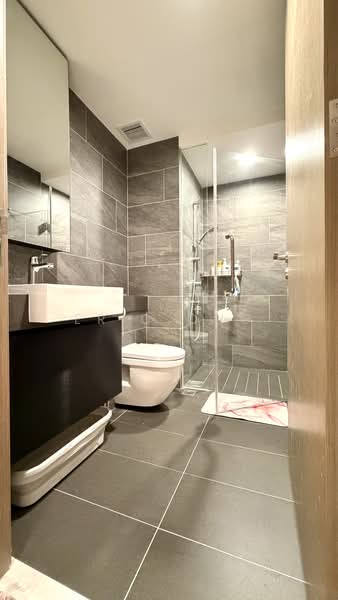 Affinity At Serangoon, 20 Serangoon North Avenue 1, 2 Bedrooms, 753 sqft, Condominium For Sale, by Eric Ong, 500224045 - Bathroom - PropertyGuru.com.sg