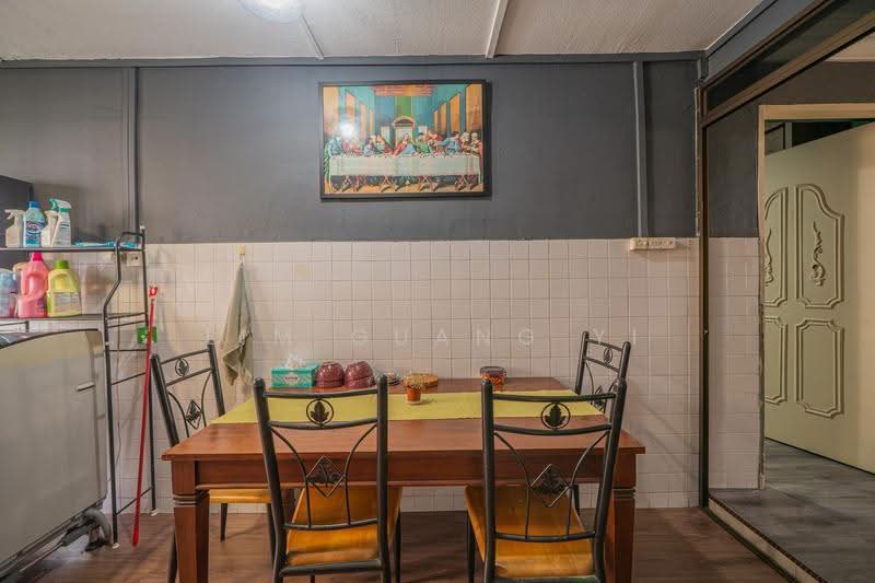 219 Bukit Batok Street 21, 219 219, Dairy Farm / Bukit Panjang / Choa Chu Kang, 2 Bedrooms, 721 sqft, HDB Flat For Sale, by Lim Guang Yi, 500224051 - PropertyGuru.com.sg