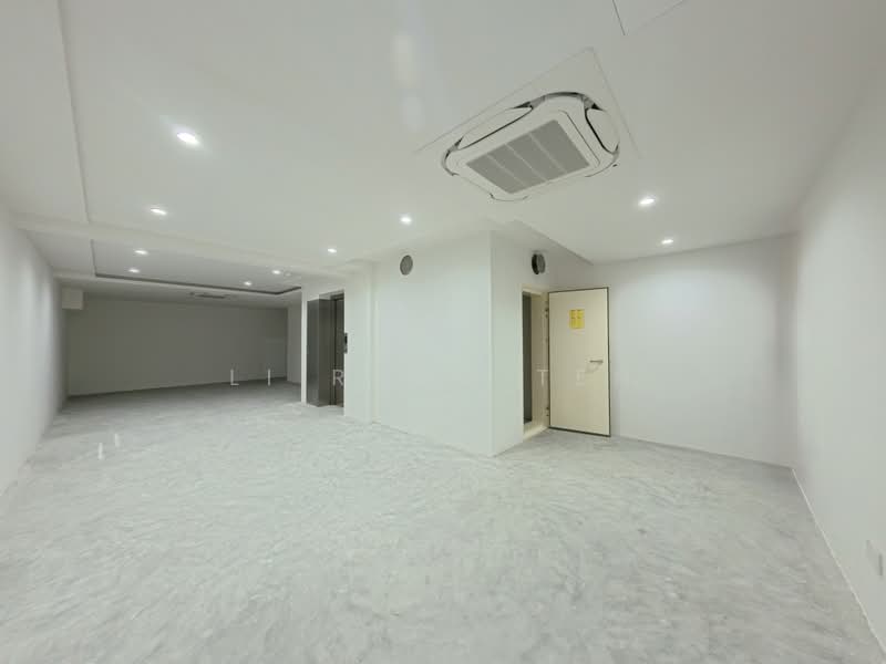 JUST TOP! BRAND NEW 5 LEVELS WITH BASEMENT. MOVE IN READY, Bedok Rise / Bedok Terrace / Jalan Limau Kasturi / Jalan Limau Nipis / Jalan Langgar Bedok, 6 Bedrooms, 6,500 sqft, Corner Terrace For Sale, by Li Rong Teh, 500224052 - PropertyGuru.com.sg