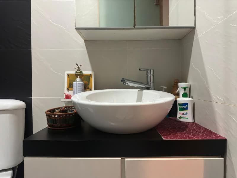 635 Ang Mo Kio Ave 6 Beauty Salon, 635 Ang Mo Kio Ave 6, 800 sqft, Shop / Shophouse For Rent, by Marcus Tay, 500224090 - Bathroom - CommercialGuru.com.sg