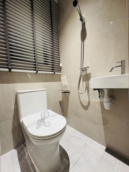Chuan Park, 240 Lorong Chuan, 3 Bedrooms, 1,206 sqft, Condominium For Sale, by Dominic Ng, 500224096 - Bathroom - PropertyGuru.com.sg