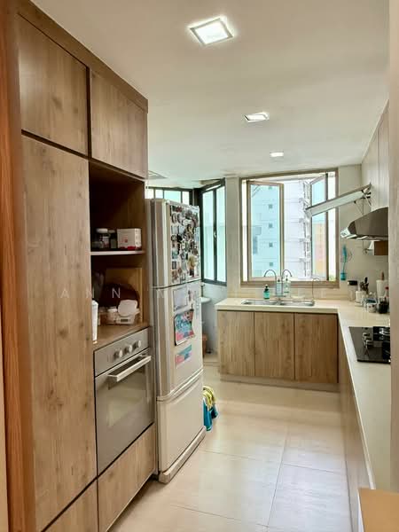 Orchid Park Condominium, 85 Yishun Street 81, 3 Bedrooms, 1,206 sqft, Condominium For Sale, by Ann Marie Ee, 500224110 - Kitchen - PropertyGuru.com.sg