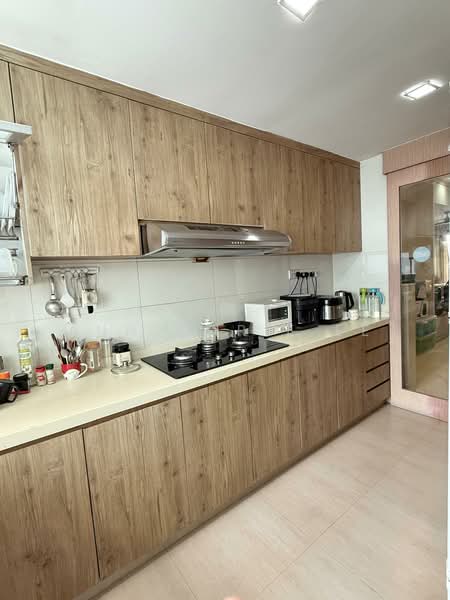 Orchid Park Condominium, 85 Yishun Street 81, 3 Bedrooms, 1,206 sqft, Condominium For Sale, by Ann Marie Ee, 500224110 - Kitchen - PropertyGuru.com.sg