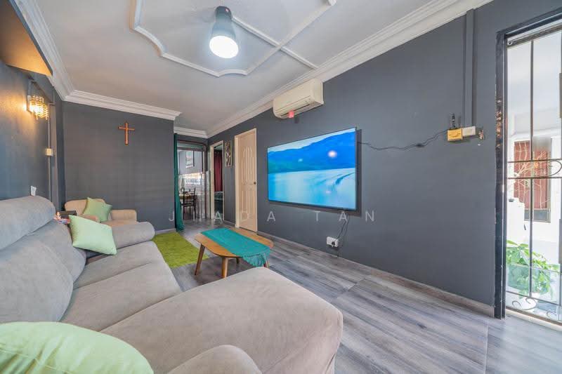 219 Bukit Batok Street 21, 219 219, Dairy Farm / Bukit Panjang / Choa Chu Kang, 2 Bedrooms, 721 sqft, HDB Flat For Sale, by Jiada Tan, 500224114 - Living Room - PropertyGuru.com.sg