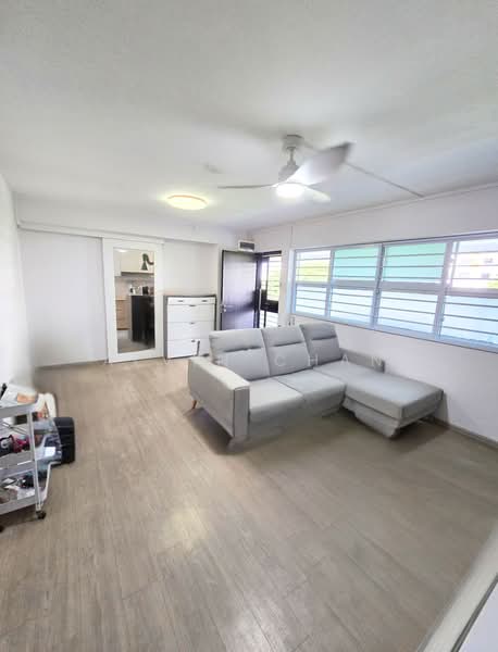 283 Toh Guan Road, 283 Toh Guan Road, 3 Bedrooms, 969 sqft, HDB Flat For Sale, by Alvin Chan, 500224124 - Living Room - PropertyGuru.com.sg