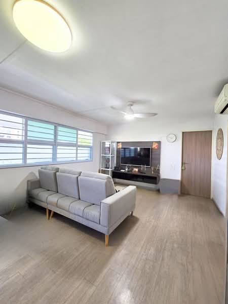 283 Toh Guan Road, 283 Toh Guan Road, 3 Bedrooms, 969 sqft, HDB Flat For Sale, by Alvin Chan, 500224124 - Living Room - PropertyGuru.com.sg
