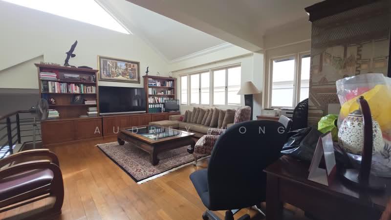 Renovated 2.5 Storey Semi-D @ Crowhurst Drive,Serangoon Garden, Crowhurts Drive, Serangoon Garden, 5 Bedrooms, 5,000 sqft, Semi-Detached House For Sale, by Audrey Wong, 500224138 - Living Room - PropertyGuru.com.sg