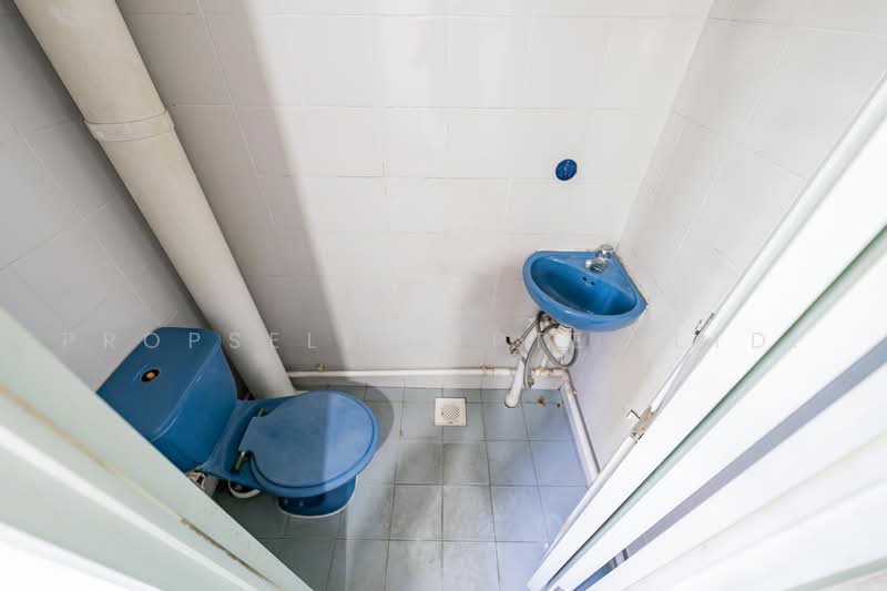 84 Commonwealth Close, 84 Commonwealth Close, 2 Bedrooms, 624 sqft, HDB Flat For Sale, by Warren Chan, 500224139 - Bathroom - PropertyGuru.com.sg