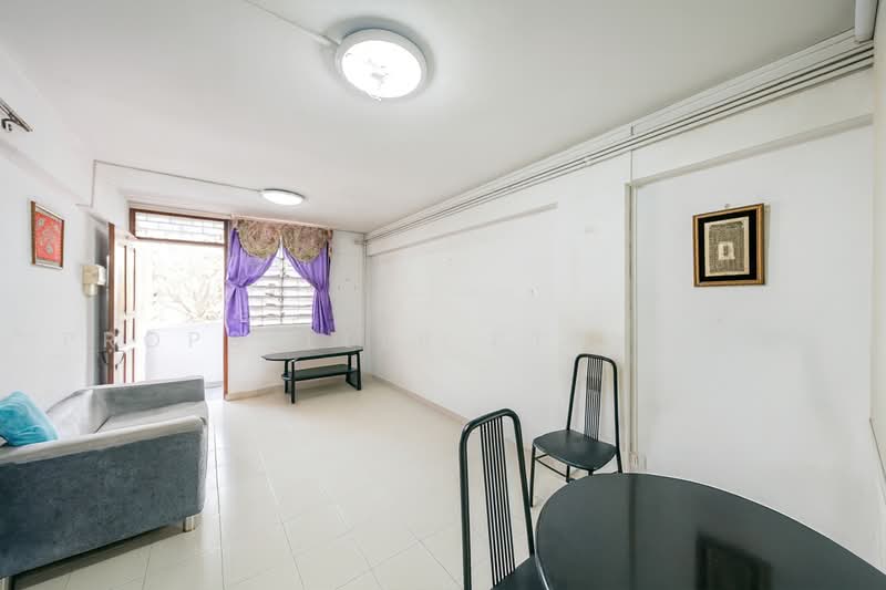 84 Commonwealth Close, 84 Commonwealth Close, 2 Bedrooms, 624 sqft, HDB Flat For Sale, by Warren Chan, 500224139 - Living Room - PropertyGuru.com.sg