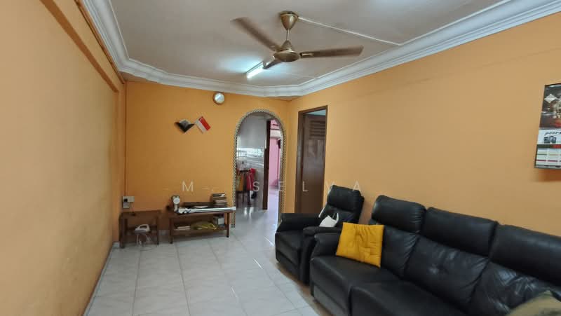 243 Jurong East Street 24, 243 Jurong East Street 24, 2 Bedrooms, 721 sqft, HDB Flat For Sale, by M. Selva, 500224140 - Living Room - PropertyGuru.com.sg