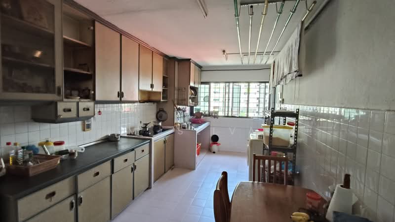 243 Jurong East Street 24, 243 Jurong East Street 24, 2 Bedrooms, 721 sqft, HDB Flat For Sale, by M. Selva, 500224140 - Kitchen - PropertyGuru.com.sg