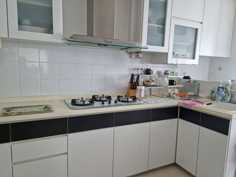 210 Tampines Street 23, 210 Tampines Street 23, 3 Bedrooms, 1,302 sqft, HDB Flat For Rent, by Irene Yong E L, 500224145 - Kitchen - PropertyGuru.com.sg