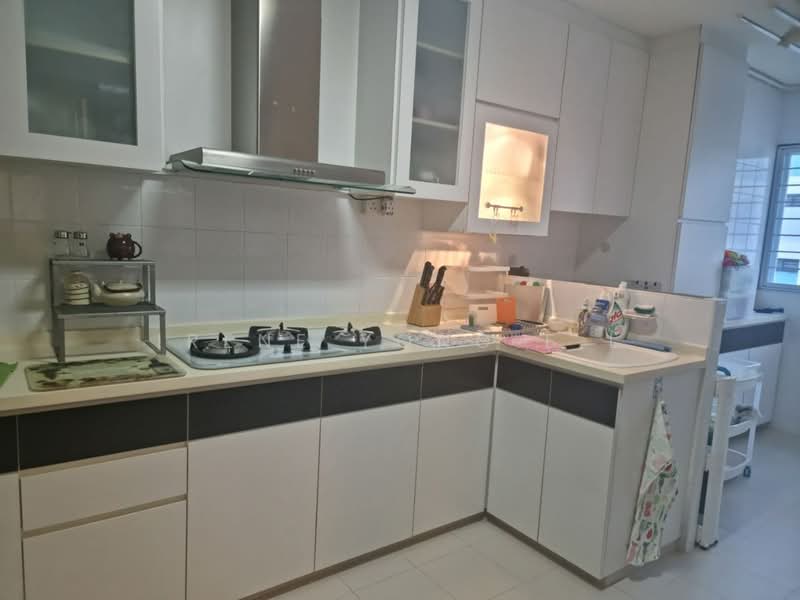 210 Tampines Street 23, 210 Tampines Street 23, 3 Bedrooms, 1,302 sqft, HDB Flat For Rent, by Irene Yong E L, 500224145 - Kitchen - PropertyGuru.com.sg