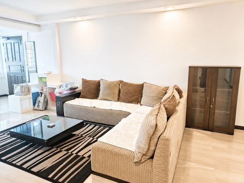 210 Tampines Street 23, 210 Tampines Street 23, Pasir Ris / Tampines, 3 Bedrooms, 1,302 sqft, HDB Flat For Rent, by Irene Yong E L, 500224145 - Living Room - PropertyGuru.com.sg