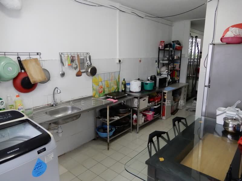 613 Hougang Avenue 8, 613 Hougang Avenue 8, 3 Bedrooms, 904 sqft, HDB Flat For Rent, by Wai Keet Ng (伍伟杰), 500224160 - Kitchen - PropertyGuru.com.sg